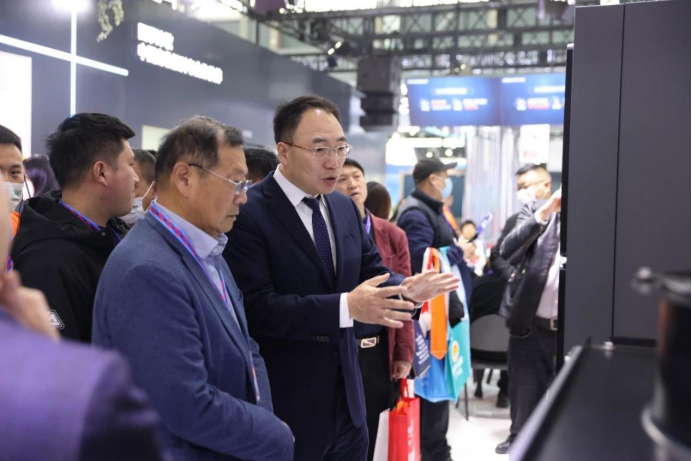 欧陆登录：“世界高度 中国温度” 四季沐歌硬核实力闪耀中国热泵展